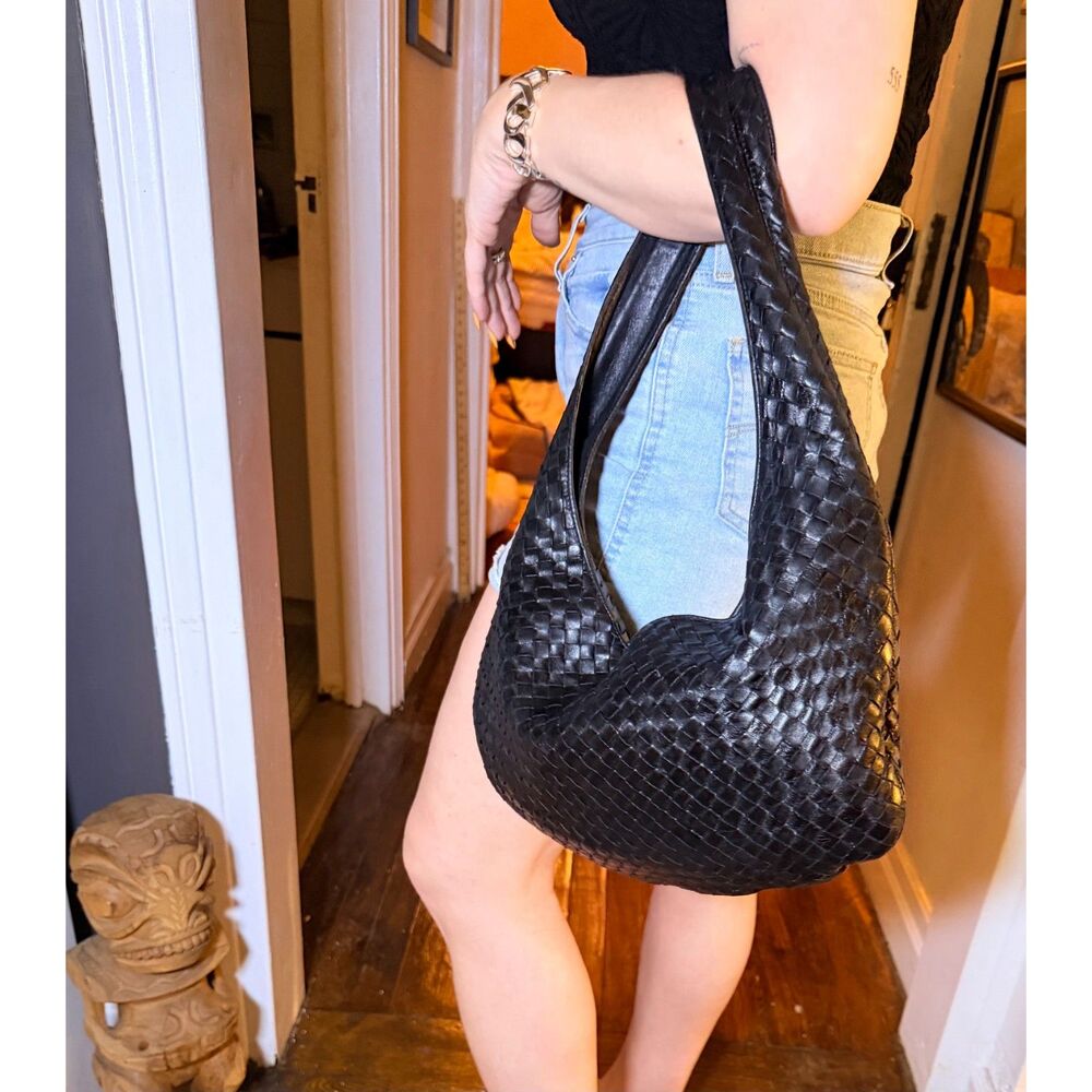 Vintage Bottega Veneta Medium Intrecciato Leather Veneta Hobo Bag - Black